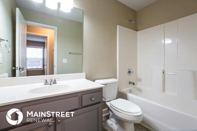 Building Photo - 915 Lavergne Ln