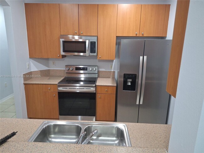 Building Photo - 2318 NE 42nd Cir