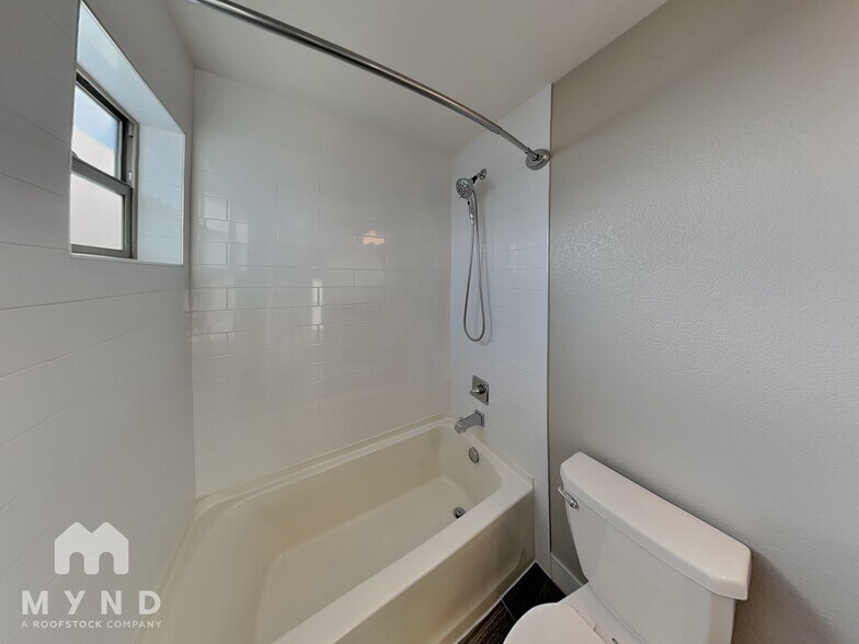 Building Photo - 5366 Allison St