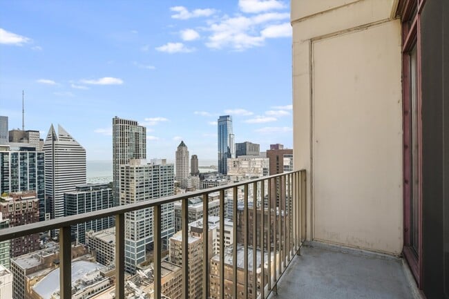 Building Photo - 200 N Dearborn St