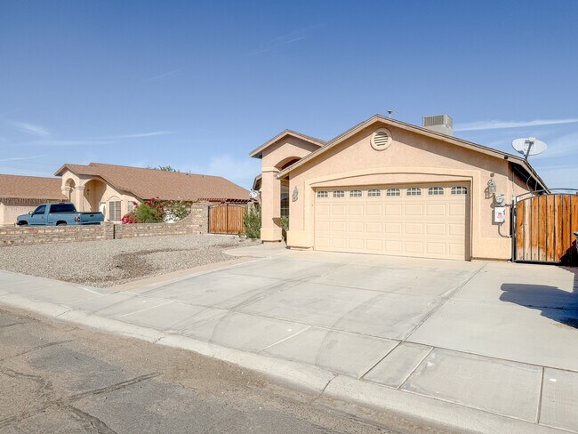 Building Photo - 9586 E 38th Pl