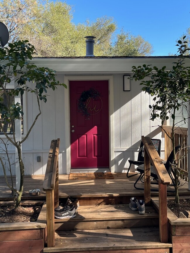 Primary Photo - 5280 Old French Town Rd