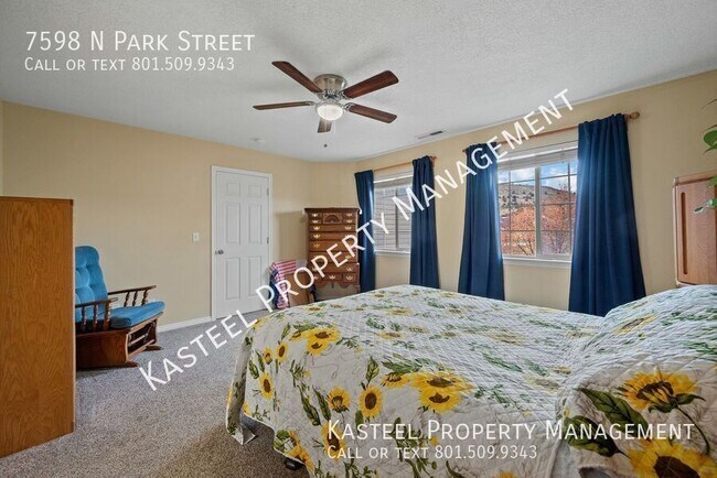 Building Photo - 7598 N Park St