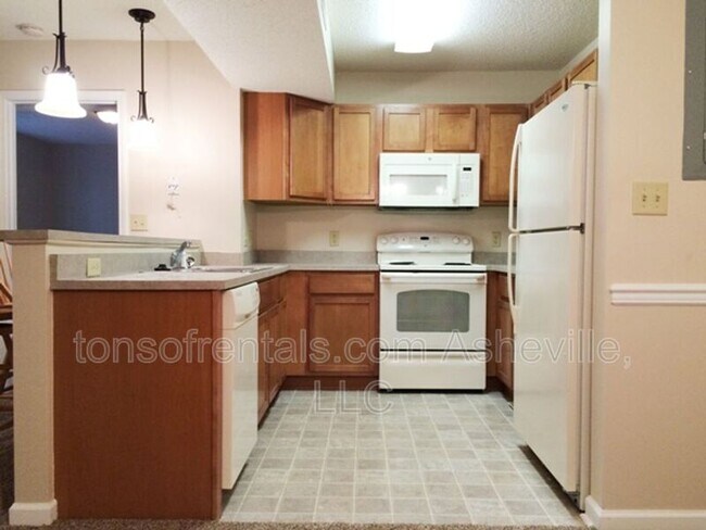 Building Photo - 151 Morningside Ln