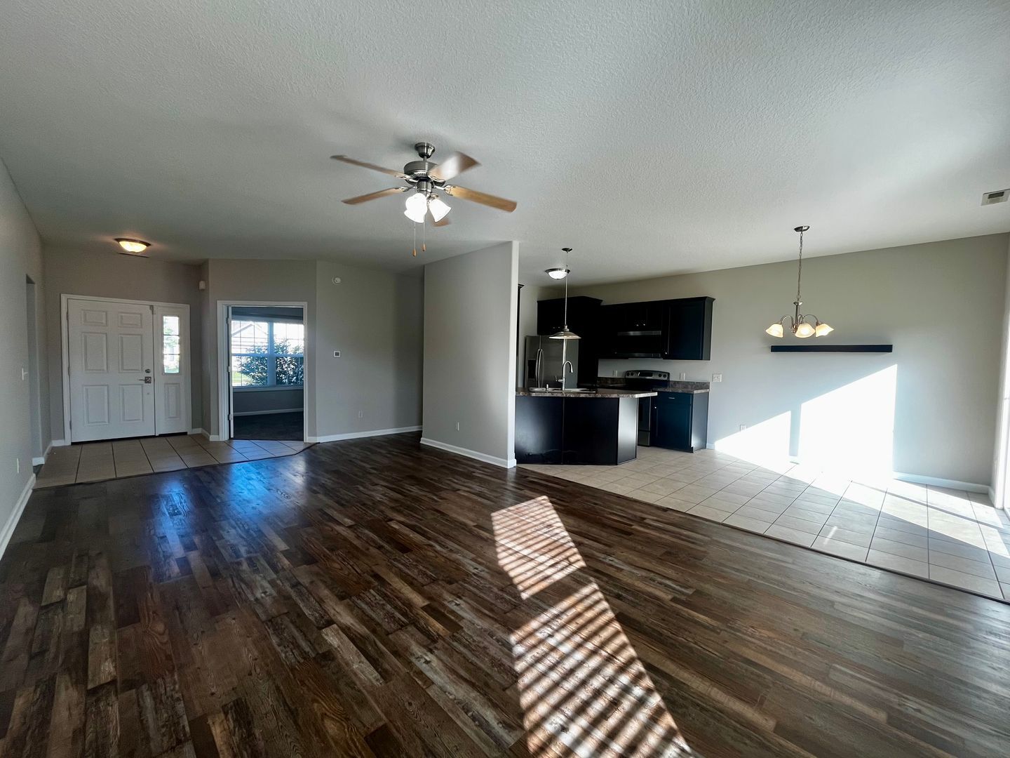Building Photo - 11013 Calera Passage