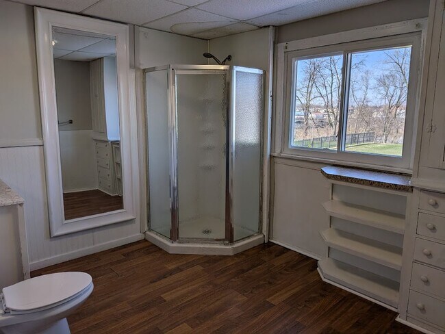 Building Photo - 158 E Maumee Ave