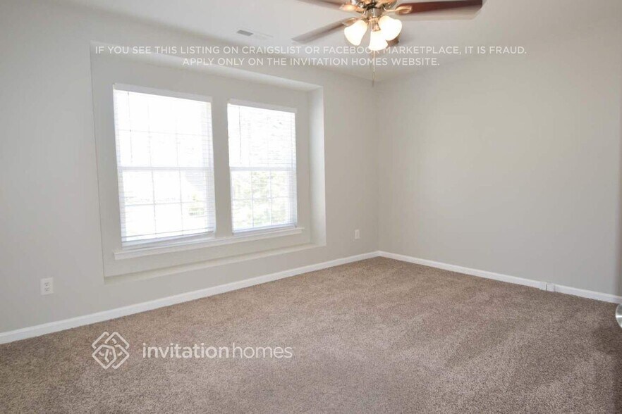 Building Photo - 4004 Flat Sedge Ln
