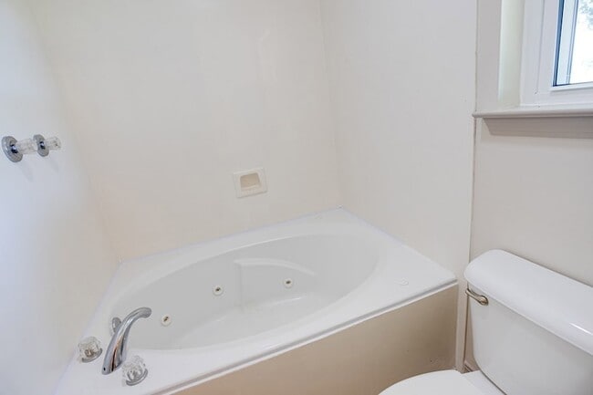 Building Photo - 12525 Indian Springs Rd