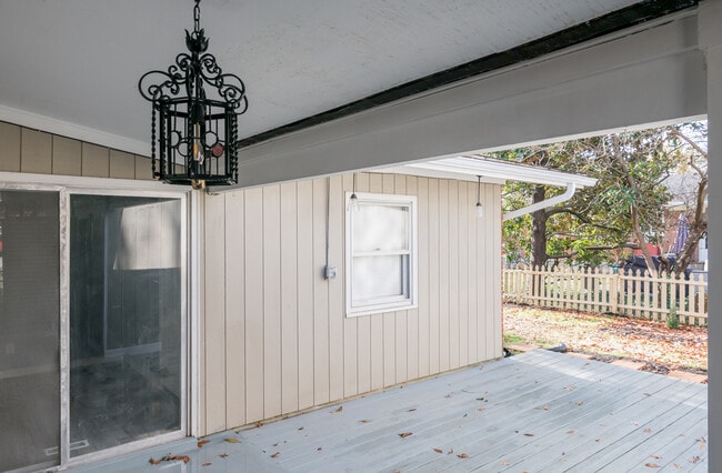 Building Photo - 7204 Woolrich Rd