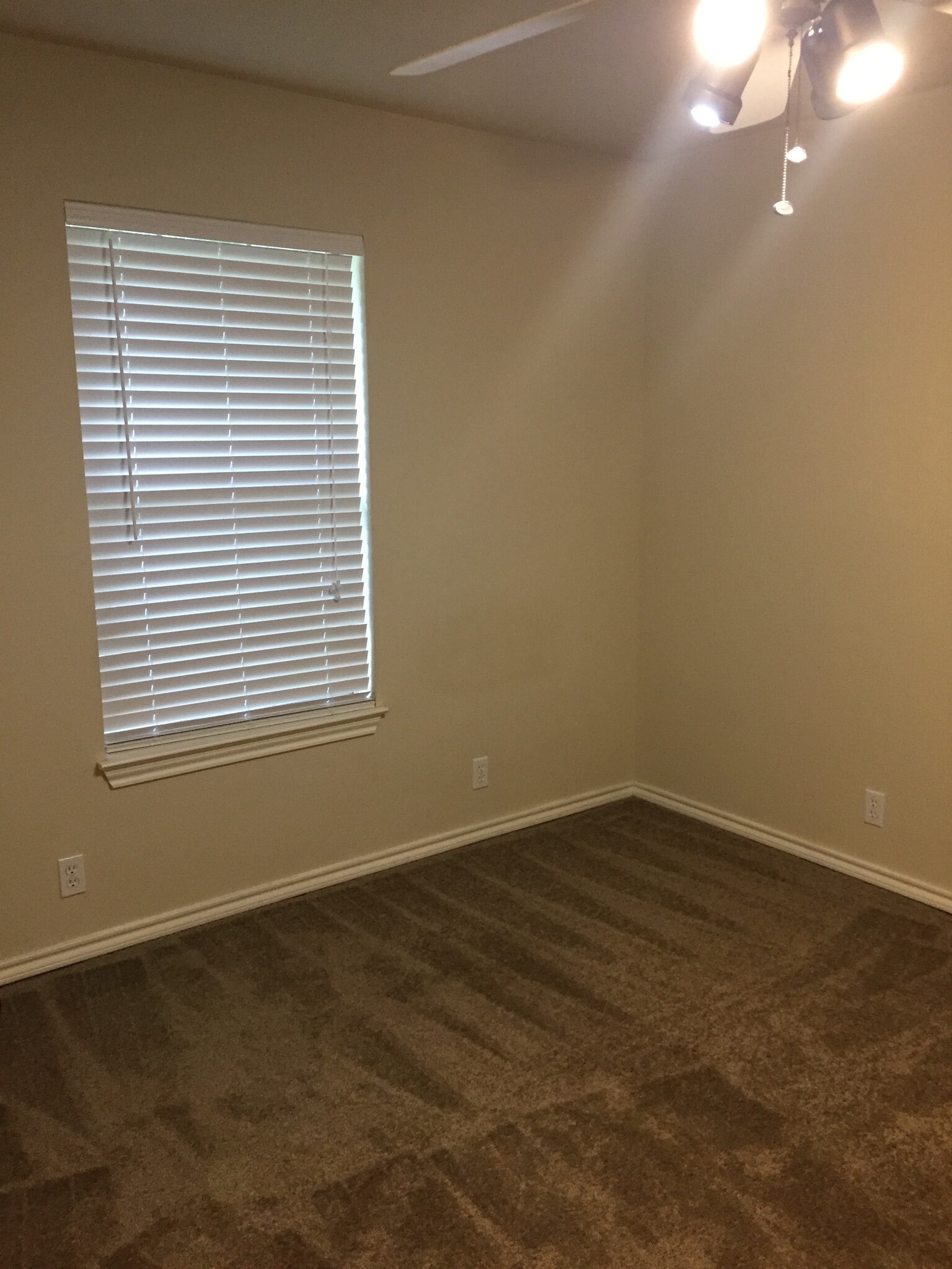 Building Photo - 307 Sunset Blvd