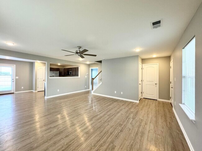 Building Photo - 2346 Huntly Pl