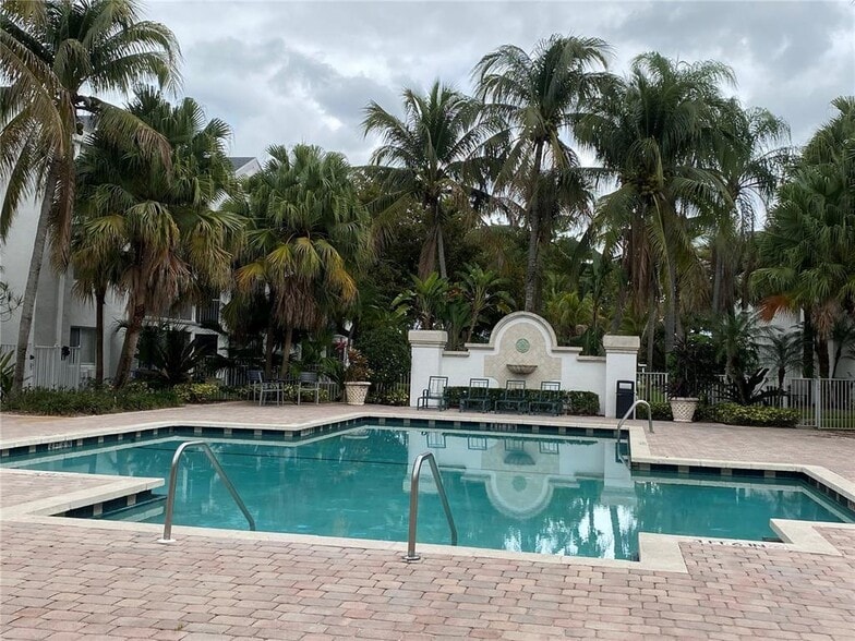 Building Photo - 5780 Rock Island Rd