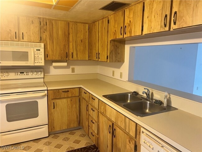 Building Photo - 6150 Whiskey Creek Dr