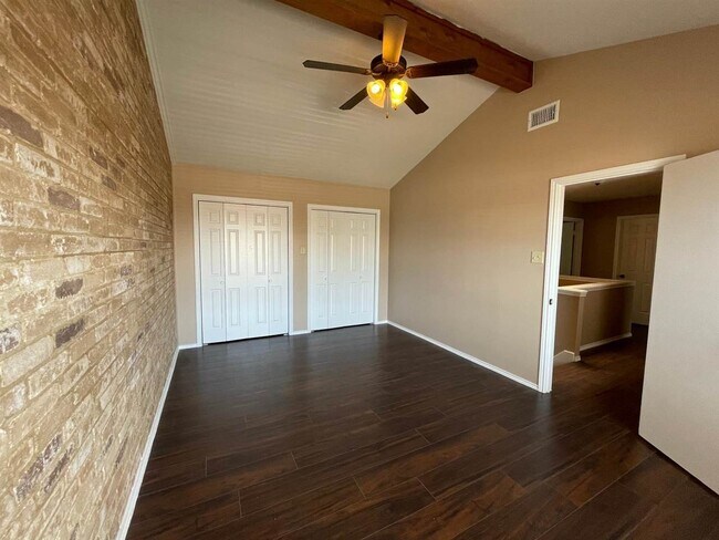 Building Photo - 2600 E San Jose St