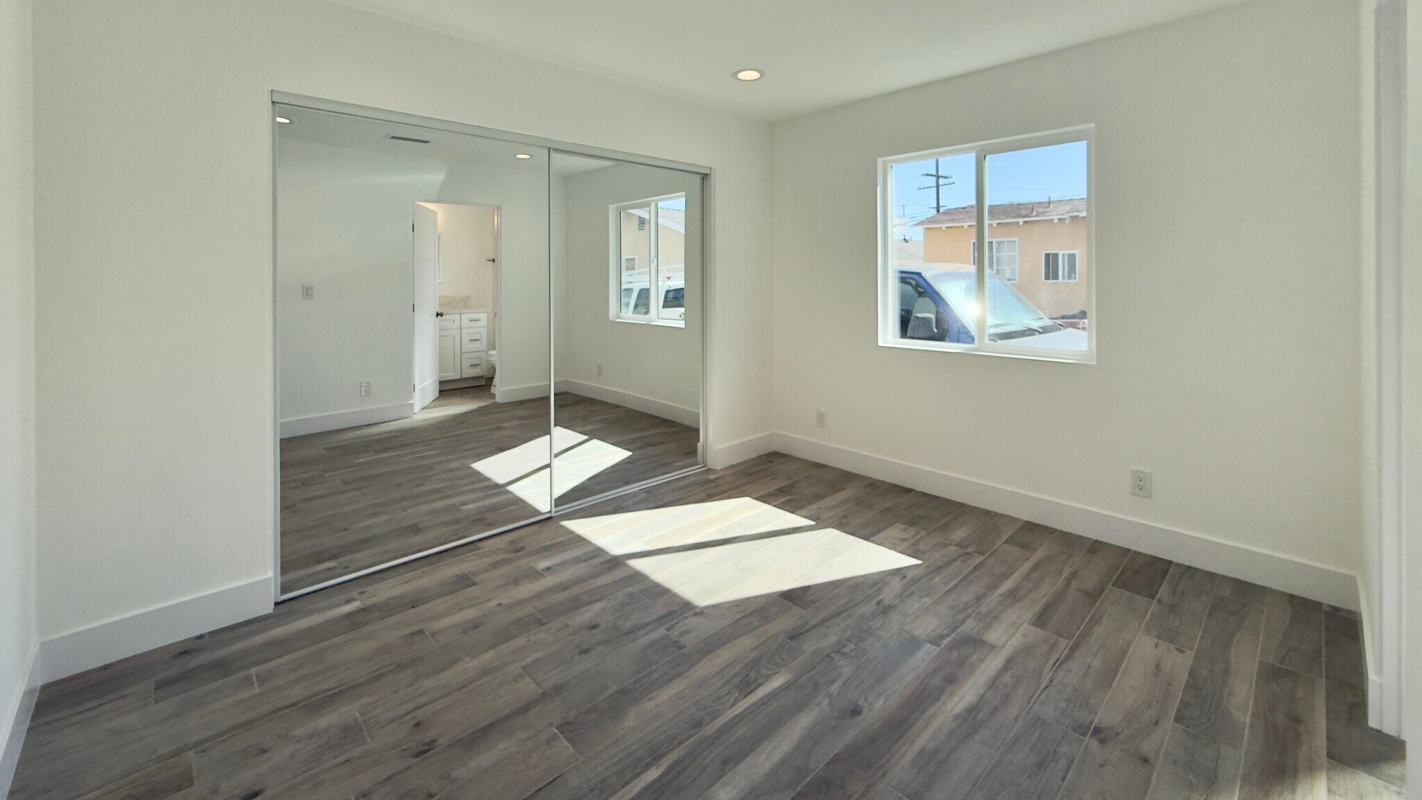 Building Photo - 1346 Fraser Ave