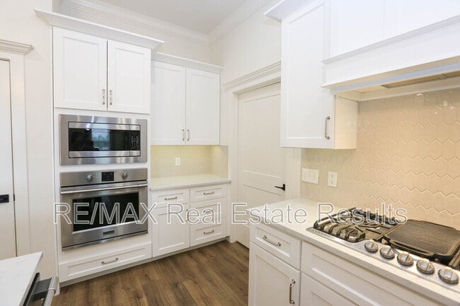 Building Photo - 1809 W Saddlebrook Ln