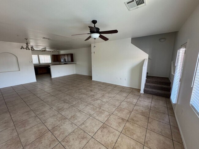 Building Photo - 4 Bedroom - 3.5 Bath Townhome in Gilbert