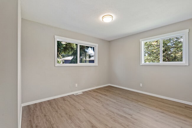 Building Photo - 8408 Dalton Dr SW