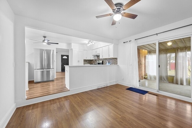 Building Photo - 2243 Common Rd