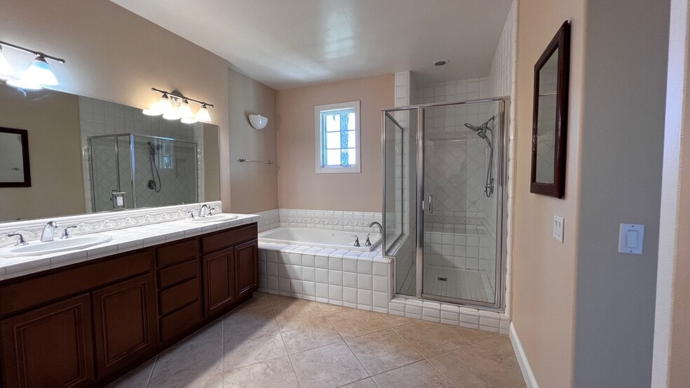Building Photo - 4698 Granada Way