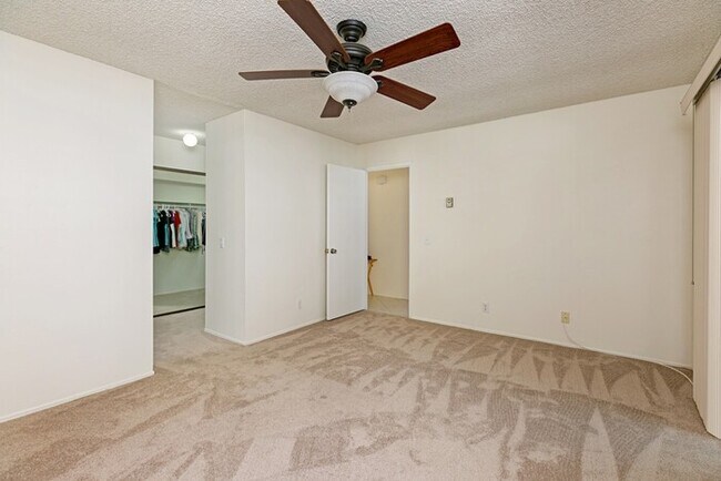 Building Photo - Bright & Spacious La Costa Condo with Community Amenities in Carlsbad