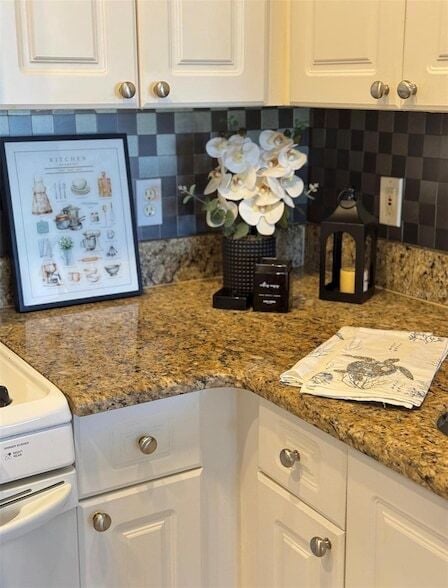 Building Photo - 2755 Via Capri Via