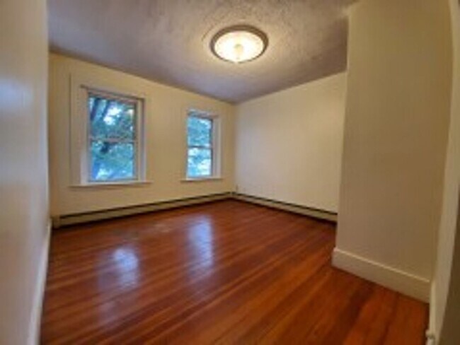 Building Photo - East Cambridge 3 BR Apartment - NO FEE - 9/1/26