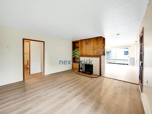 Building Photo - 3 Bed and 1 Bath Single-family Home Available for Rent!