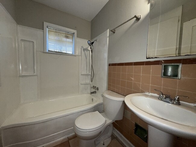 Building Photo - 5325 Queen Mary Ln