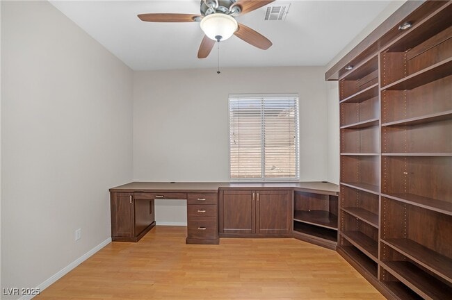 Building Photo - 2042 Hobbyhorse Ave