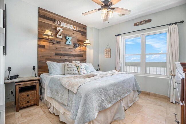 Building Photo - 9420 Seawall Blvd