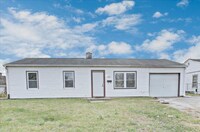 Building Photo - 824 St Monica Dr