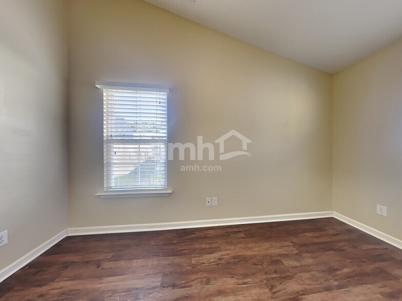 Building Photo - 317 Drayton Place Dr