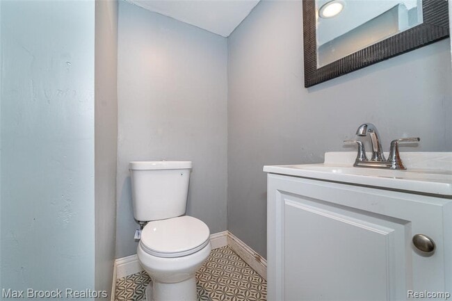 Building Photo - 9327 Schaefer Hwy