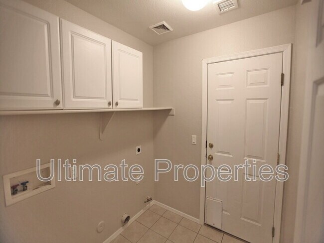 Building Photo - 7725 W Foothill Dr