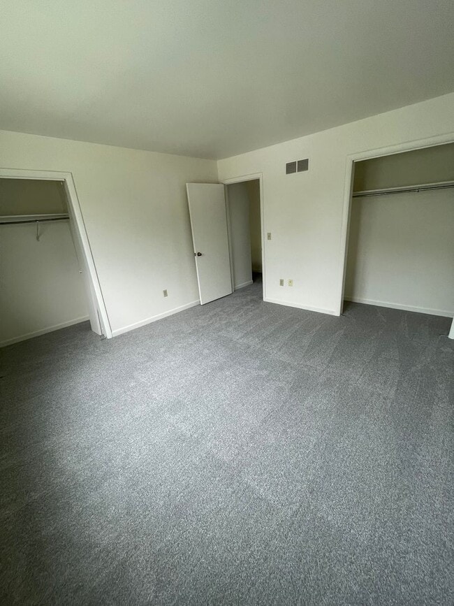 Building Photo - 3 Bed 2 Bath Townhouse in Manchester York
