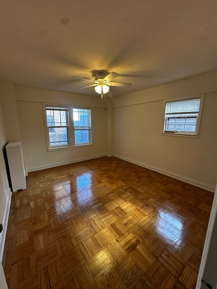 Building Photo - 1930 N Prospect Ave