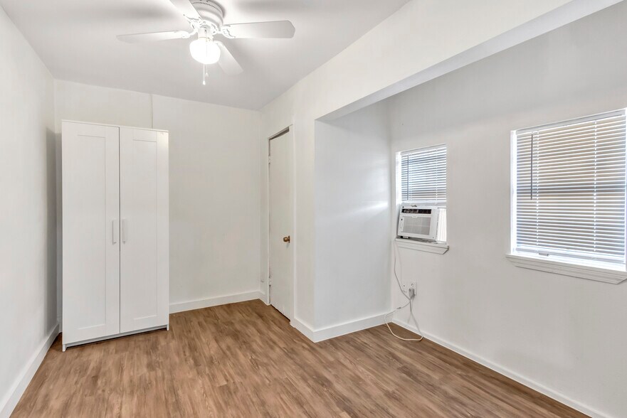 Building Photo - 397 Wills Point St