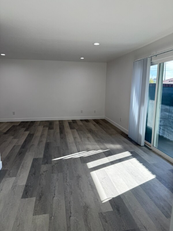 Building Photo - 1750 Karen Ave