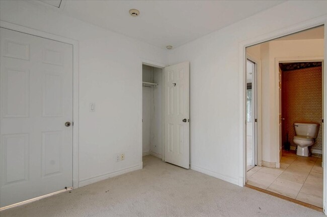 Building Photo - 8527 Wonderland Ave