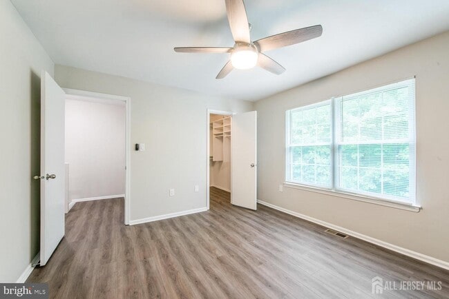 Building Photo - 353 Constitution Cir