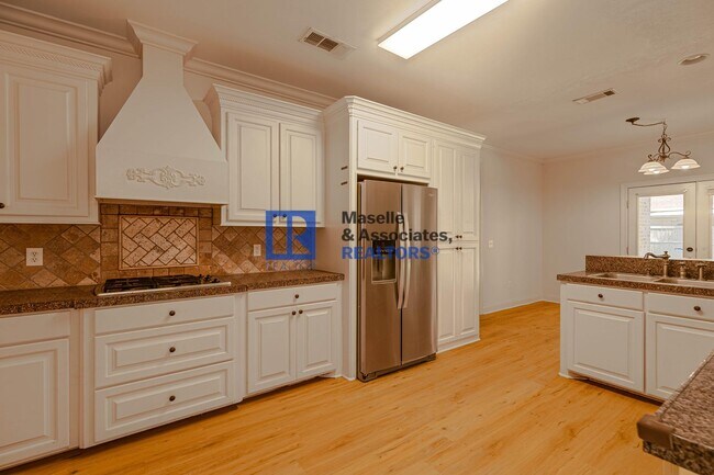 Building Photo - 4 Bed/3 Bath Home in Hartfield