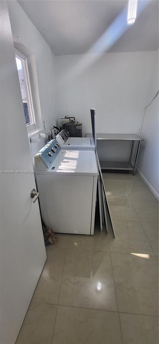 Building Photo - 1016 NE 5th St