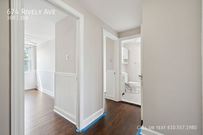 Building Photo - 674 Rively Ave