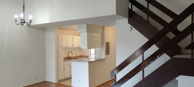 Building Photo - 6827 Whitsett Ave