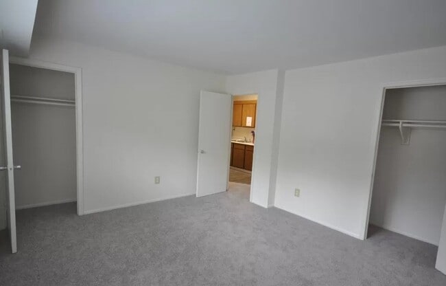 Building Photo - 7700 Arehart Dr