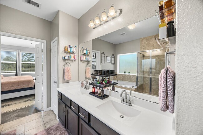 Building Photo - 126 Polar Bear Trl