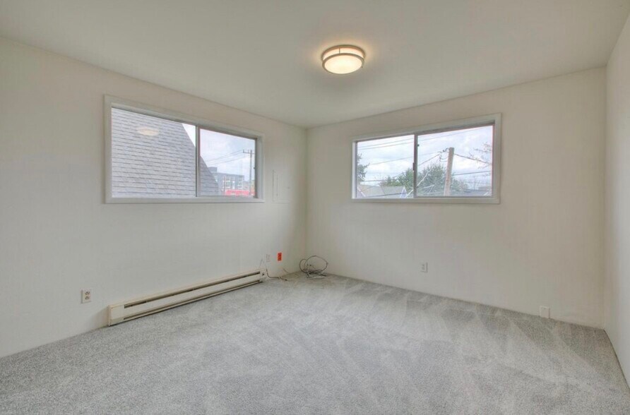 Building Photo - 1637 21st Ave