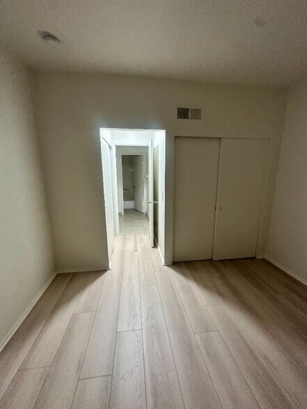 Building Photo - 7040 Haskell Ave