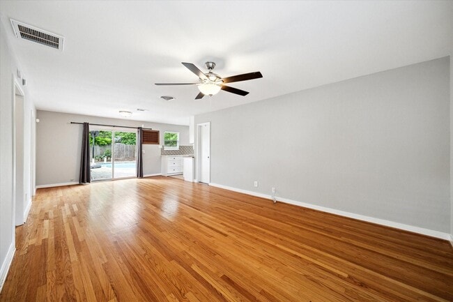 Building Photo - 2009 Sedgie Dr